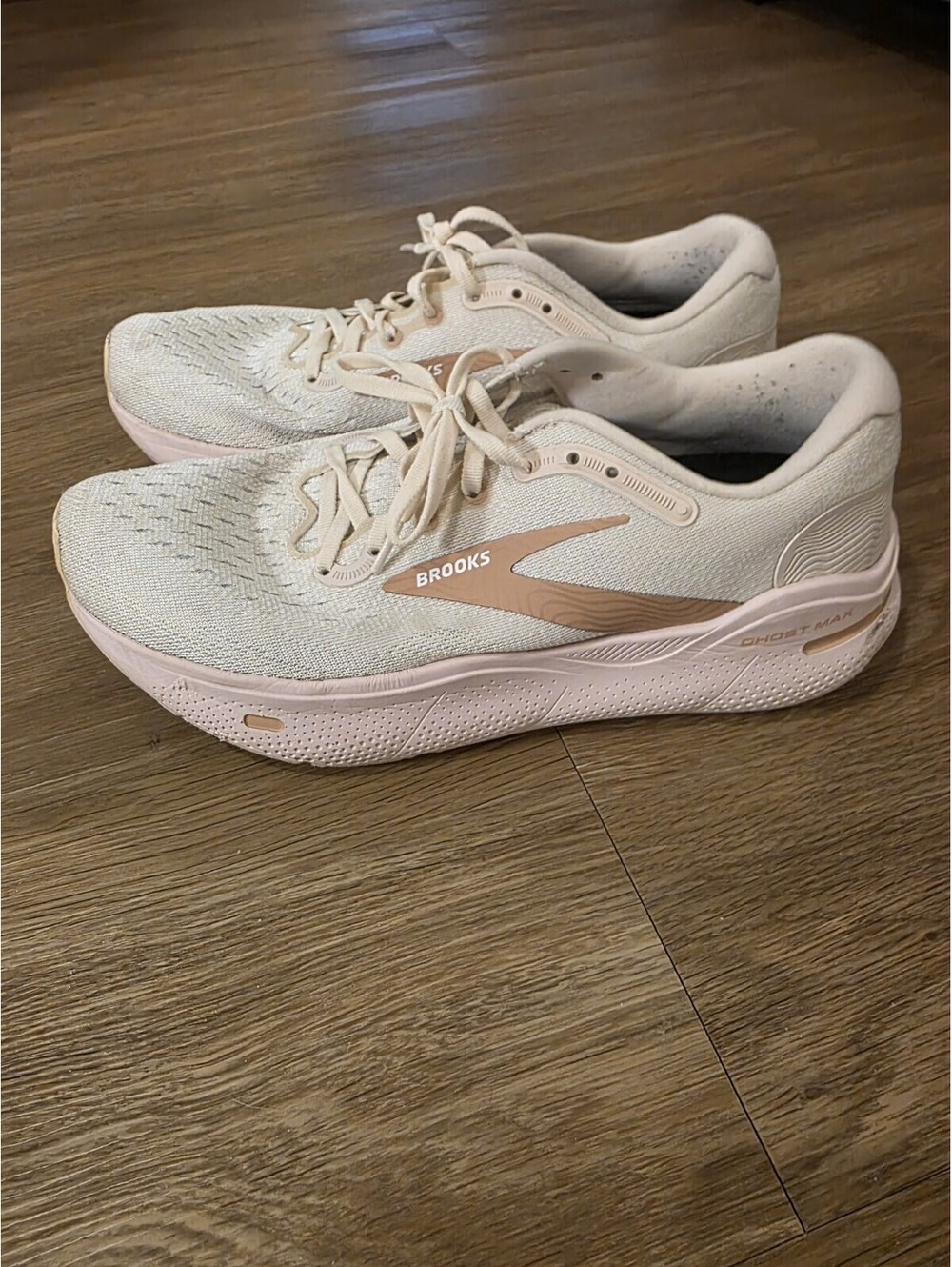 Brooks Women's Ghost Max Running Shoes Soft Pink Size 10 Medium